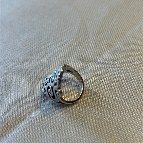 James Avery Silver Swirl Ring - Picture 4 of 5